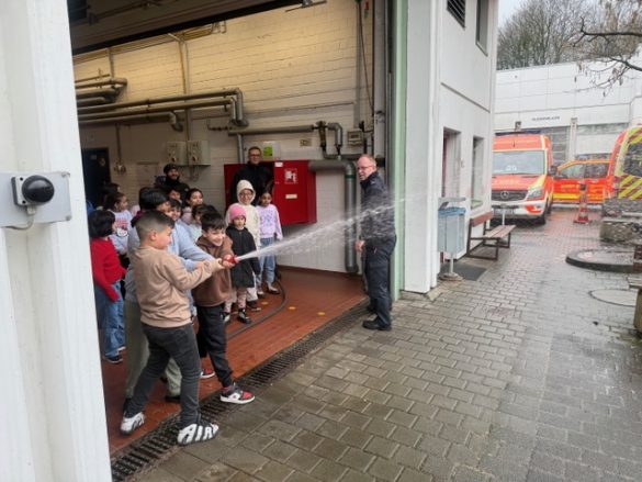 Feuerwehrbesuch der Klasse 3a