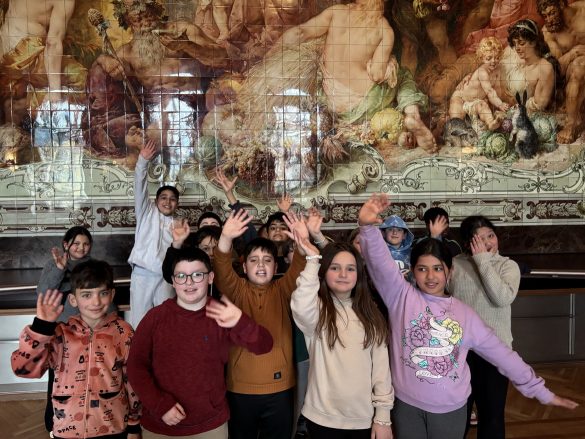 Klasse 3b in der historischen Stadthalle Wuppertal beim Schulkonzert