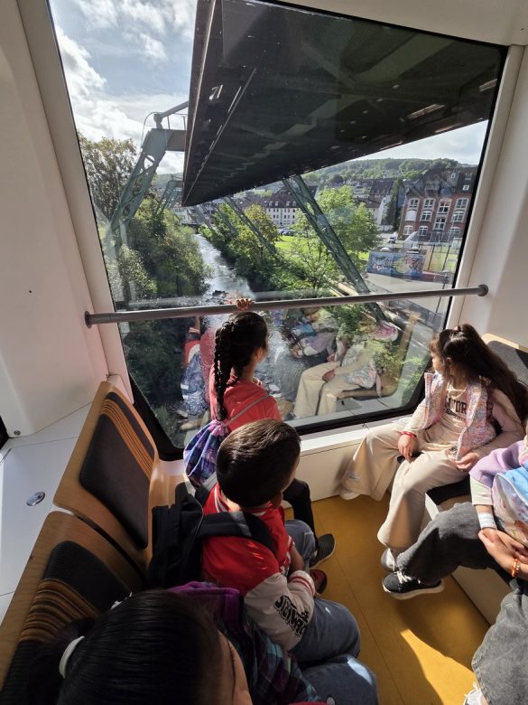 2026-zoobesuch-04 Ausflug der ersten Klassen in den Zoo