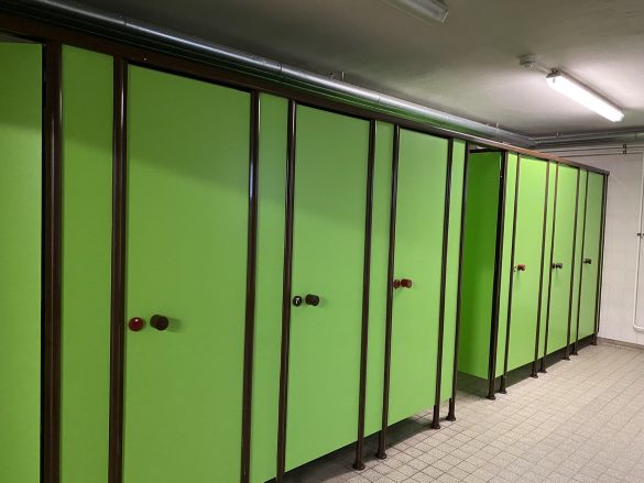 Erste Maßnahmen nur Schultoiletten-Aufwertung